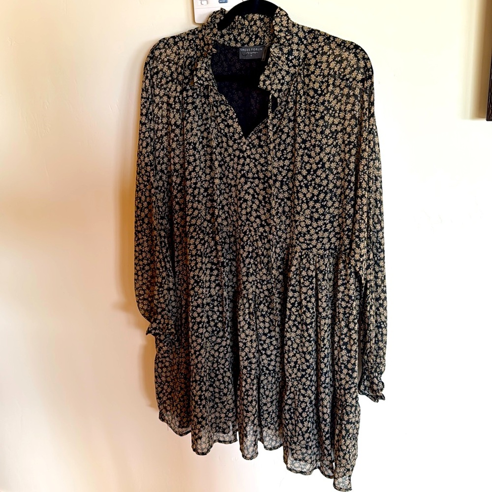 Dress Forum Size small perfect condition